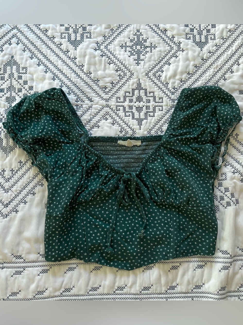 La Hearts Dark Green Floral Tie-Front Crop Top